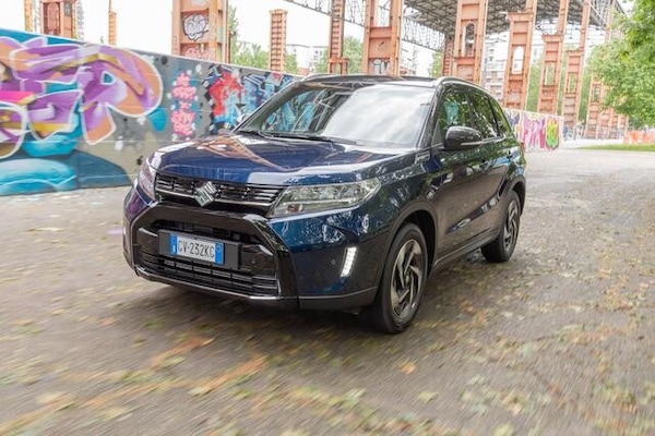 Suzuki Vitara, la quarta generazione si rifà il look