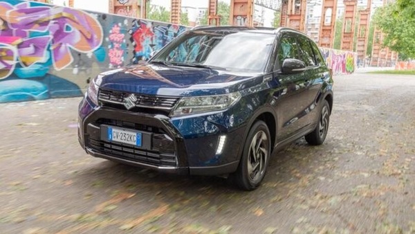 Suzuki Vitara, la quarta generazione si rifà il look