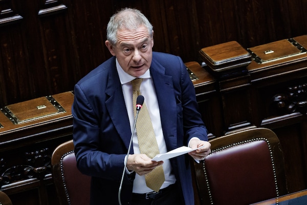 Auto cinesi prodotte in Italia, Urso: la componentistica dev'essere italiana