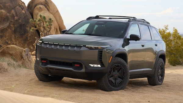 Jeep Wagoneer S Trailhawk, super elettrica vestita da off-road