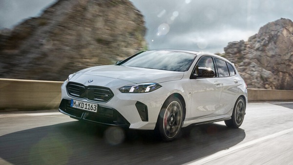 BMW Serie 1, la compatta si rifà il look e diventa ibrida