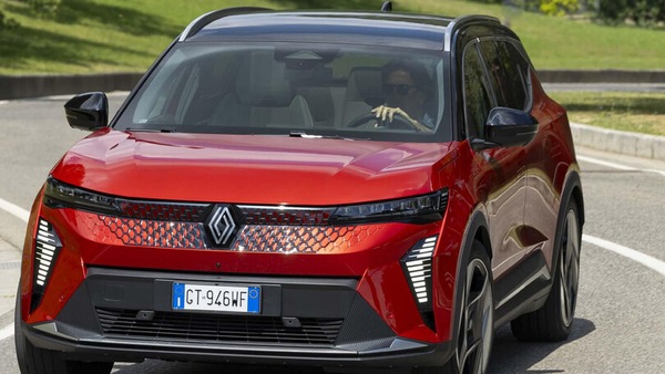 Su Auto in edicola: Renault Scenic, dietro le quinte dell'Auto dell'Anno