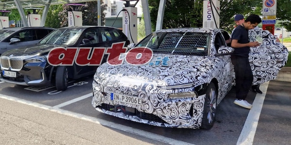 Esclusiva Auto, le foto spia Audi elettrica: è la nuova A5 E-Tron?