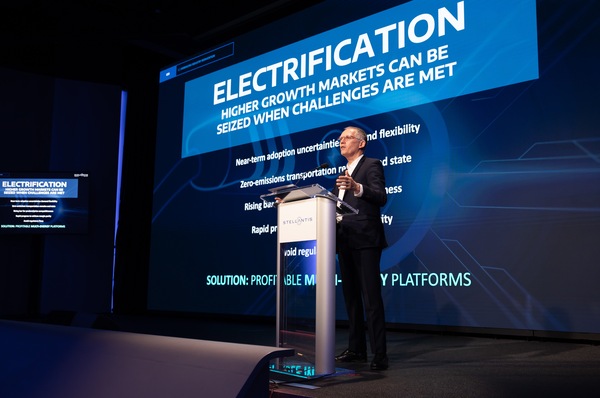Stellantis, Tavares: "Dazi alle auto cinesi? Con Leapmotor avremo ottimi rendimenti"