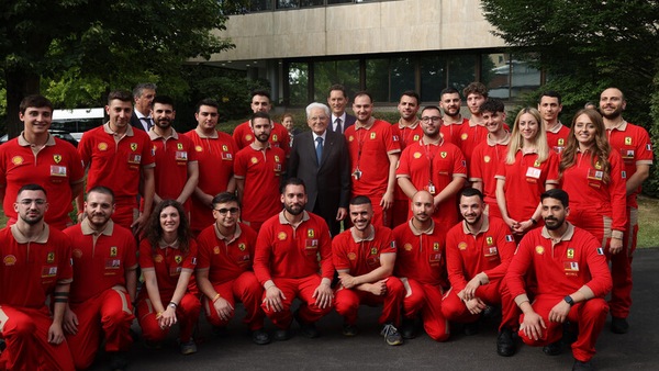 Mattarella applaudito come una rockstar alla Ferrari