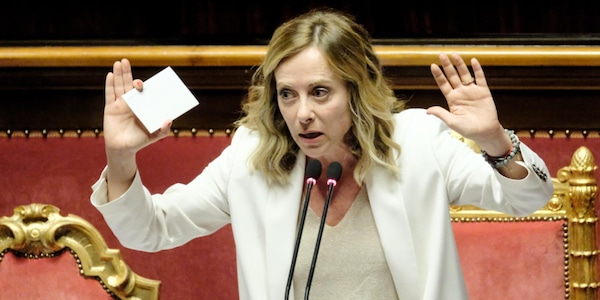 Meloni: “Divieto auto Diesel e benzina dal 2035? Non ha senso”