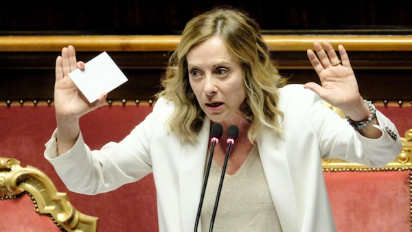 Meloni: “Divieto auto Diesel e benzina dal 2035? Non ha senso”