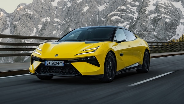 Lotus Emeya: come è fatto e come va il missile elettrico inglese