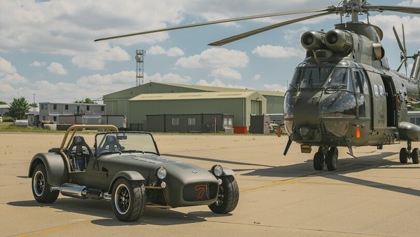 Catheram, una Seven 360R specialissima con i pezzi di un elicottero militare