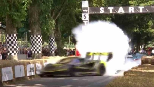 Incidente a Goodwood: una Lotus Evija X da 2 milioni di euro distrutta