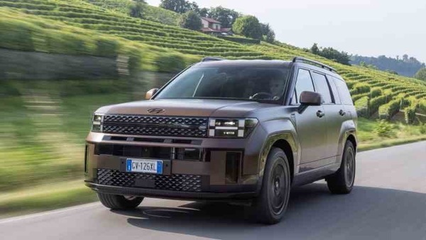 Nuova Hyundai Santa Fe, maxi Suv ibrido alla prova