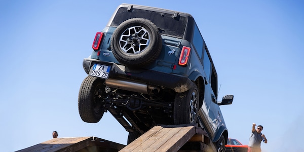 Ford Surf Expo 2024, test offroad con Bronco e Ranger