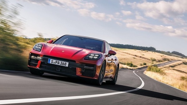 Porsche Panamera Turbo S E-Hybrid, il super-ibrido si prende il Nurburgring
