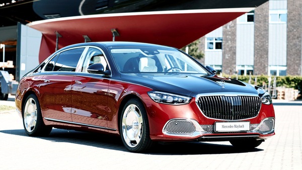 Mercedes-Maybach, viaggio nel lusso in Costa Smeralda