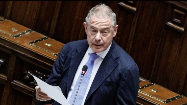 Incentivi auto, Urso: “Al lavoro per un piano triennale”