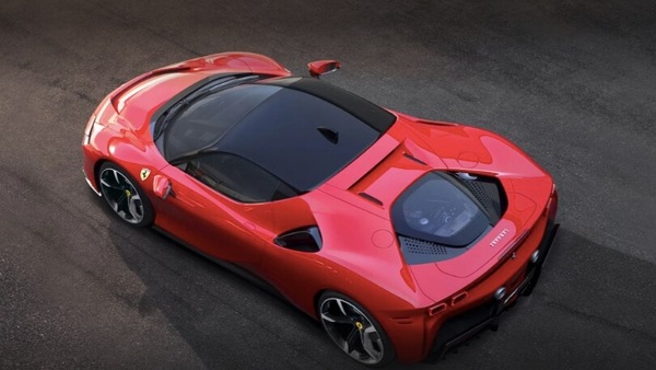 Ferrari, è ufficiale: finisce la produzione della SF90 ibrida e non solo