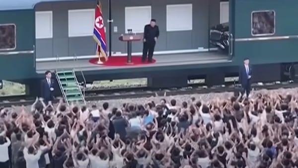 Kim Jong Un ha una nuova auto: spunta una Mercedes misteriosa e costosissima