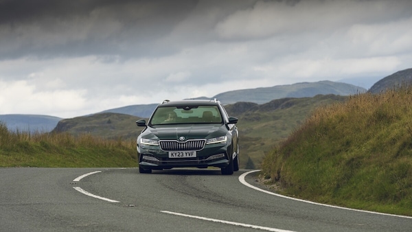 Skoda Superb Sleeper Edition, assetto e cavalli da sportiva