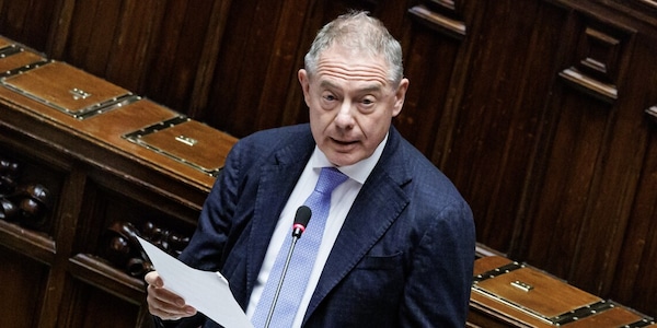 Il ministro Urso attacca Stellantis: "Il Governo ha fatto la sua parte, l'azienda no"