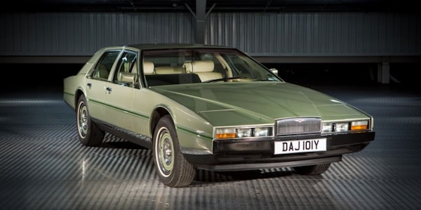 L’incredibile collezione di Aston Martin: oltre 400 e 24 tutte uguali!