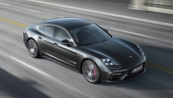Porsche, la Panamera sarà anche elettrica