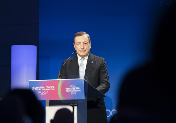 Crisi auto in Europa, la ricetta Draghi e gli investimenti necessari