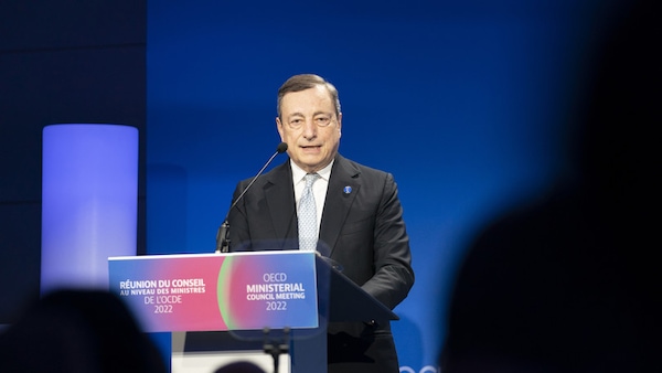 Crisi auto in Europa, la ricetta Draghi e gli investimenti necessari