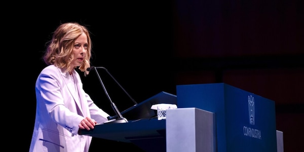 Meloni sull’automotive: “Prepariamoci ai cambiamenti”