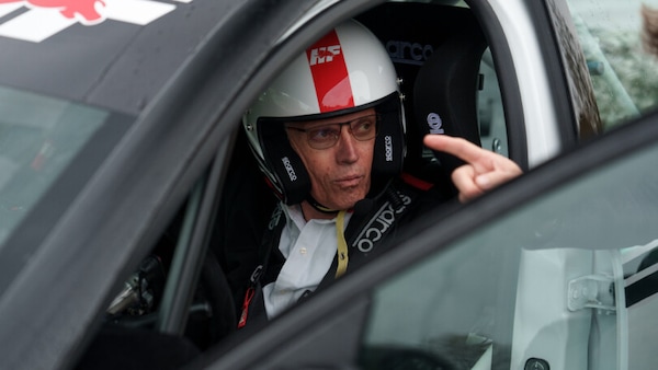 Carlos Tavares al volante della nuova Lancia Ypsilon Rally4 HF