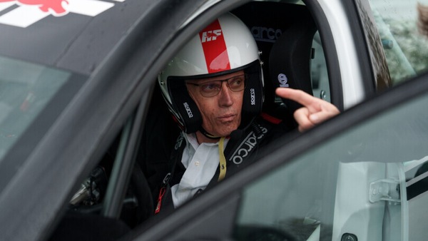 Carlos Tavares al volante della nuova Lancia Ypsilon Rally4 HF