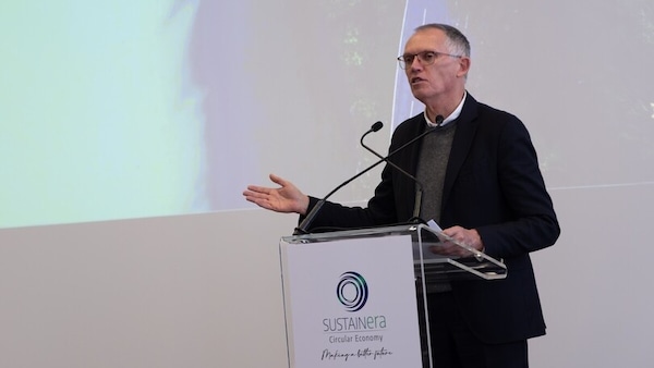 Stellantis avvia la ricerca del nuovo a.d. dopo Carlos Tavares