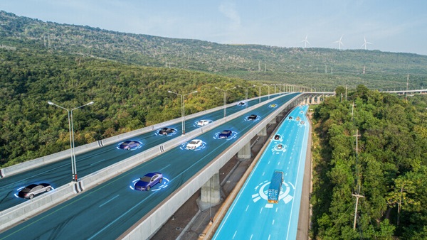 Stop alle auto connesse provenienti da Cina e Russia: la proposta degli Usa