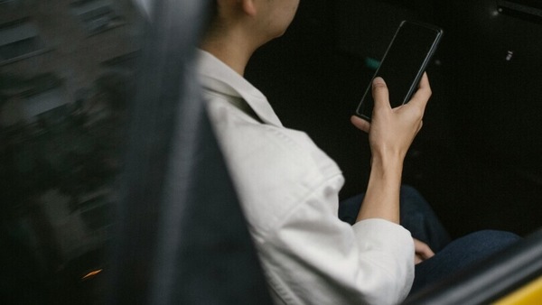 Sicurezza stradale, gli italiani non conoscono bene le regole: cosa dice lo studio