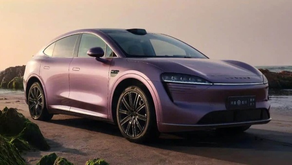 Colossi cinesi uniti, Huawei e Chery con il suv coupé Luxeed R7