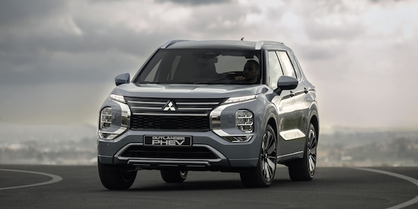 Mitsubishi Outlander Phev, informazioni sul nuovo Suv alla spina