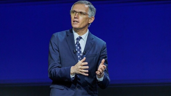 Tavares punta a una nuova Stellantis con tagli a dipartimenti e manager