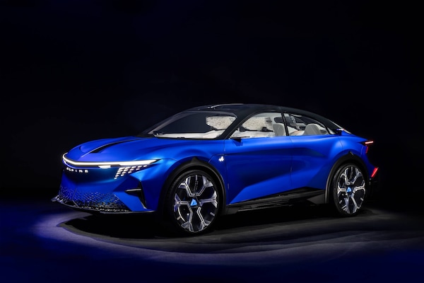 Alpine A390_beta debutta al Salone di Parigi