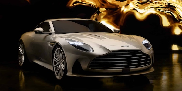 Aston Martin DB12 Goldfinger Edition, 60 anni con James Bond