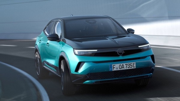 Opel Mokka restyling 2025, le novità sono tutte dentro: prezzi e motori