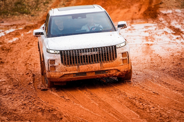 Test Jaecoo J7: SUV medio, ambizioni grandi