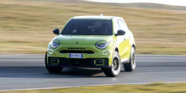 Abarth 600e, la prova. La più potente e divertente, ma....