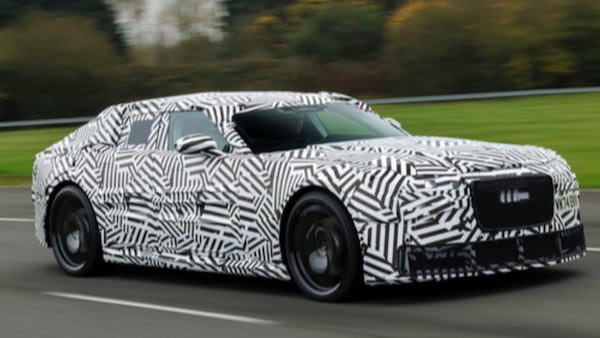 Jaguar verso le zero emissioni: avvistata la nuova GT a quattro porte