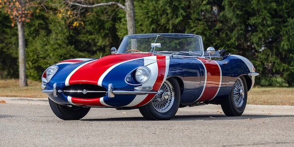 All’asta la “Shaguar”, la Jaguar E-Type di Austin Powers