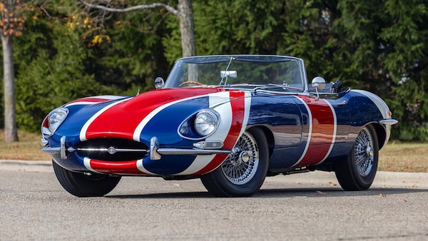 All’asta la “Shaguar”, la Jaguar E-Type di Austin Powers