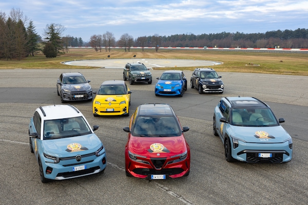 Auto dell'Anno 2025, le 7 finaliste in pista a Balocco