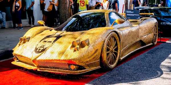 L’incredibile Pagani Zonda realizzata con 100.000 monete