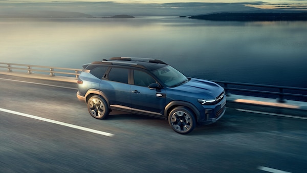 Dacia, al via gli ordini del Suv Bigster: i prezzi