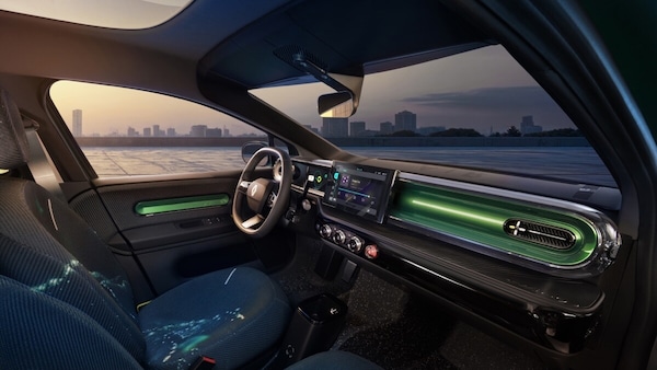 Nuova Renault Twingo elettrica, all'interno quanti richiami al passato!