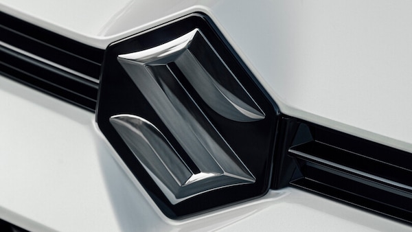 Neopatentati al volante, nella gamma Suzuki Hybrid ce n'è per tutti