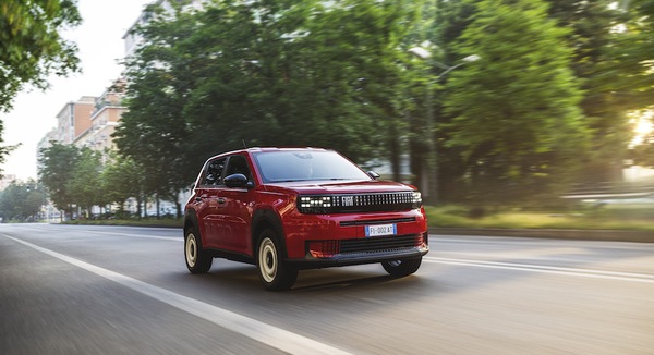 Nuova Fiat Grande Panda Red